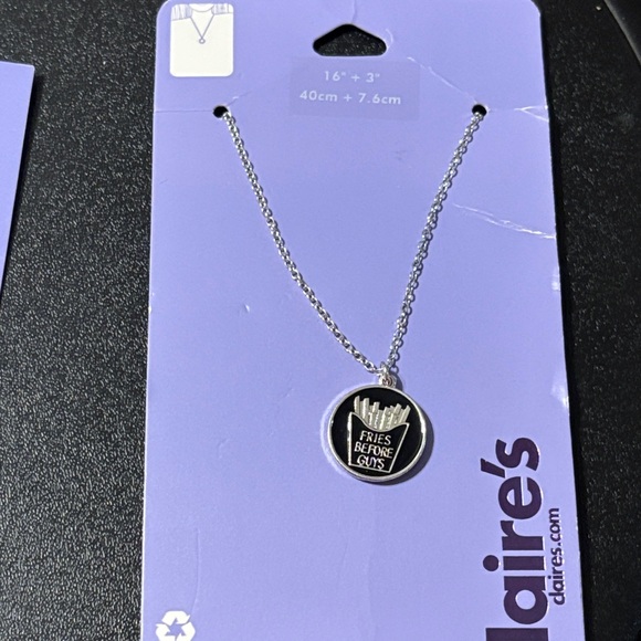 Claire's Accessories.Pearl Heart Barrettes,Peace Sign Ring, French Fry Necklace - Picture 8 of 11